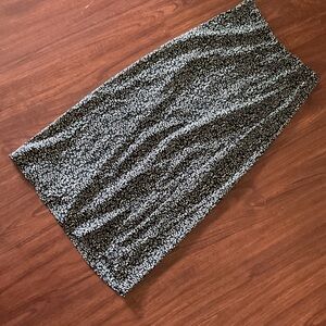 Becaal Chic Black and White maxi w elastic waist Skirt size medium